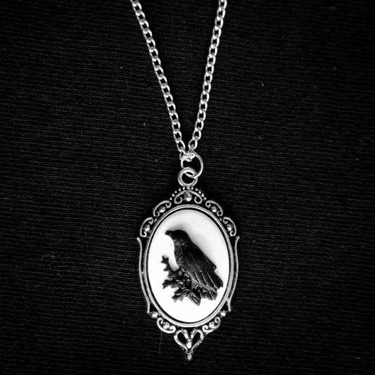 RAVEN CAMEO NECKLACE - PACK OF 5 - Extreme Largeness Wholesale