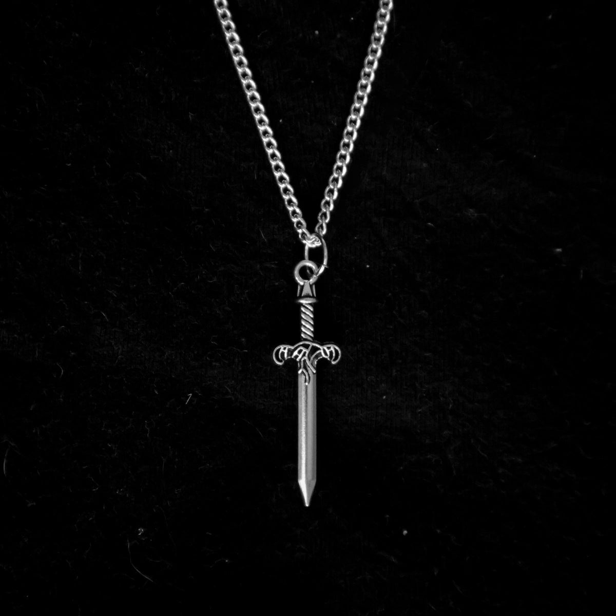DAGGER NECKLACE - PACK OF 5 - Extreme Largeness Wholesale
