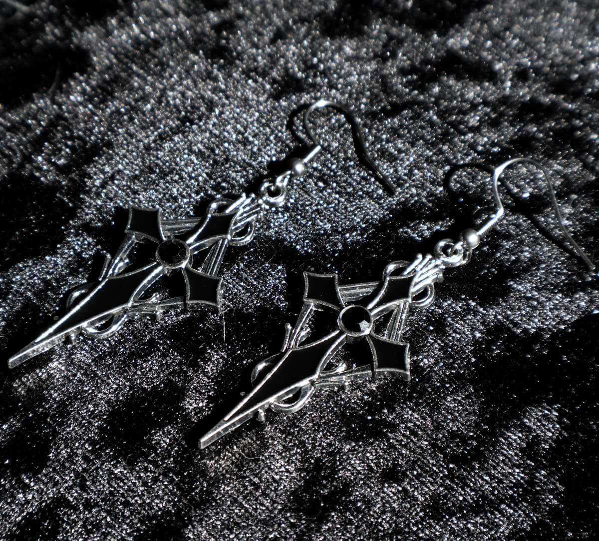 GOTHIC CROSS BLACK GEM EARRINGS - PACK OF 5
