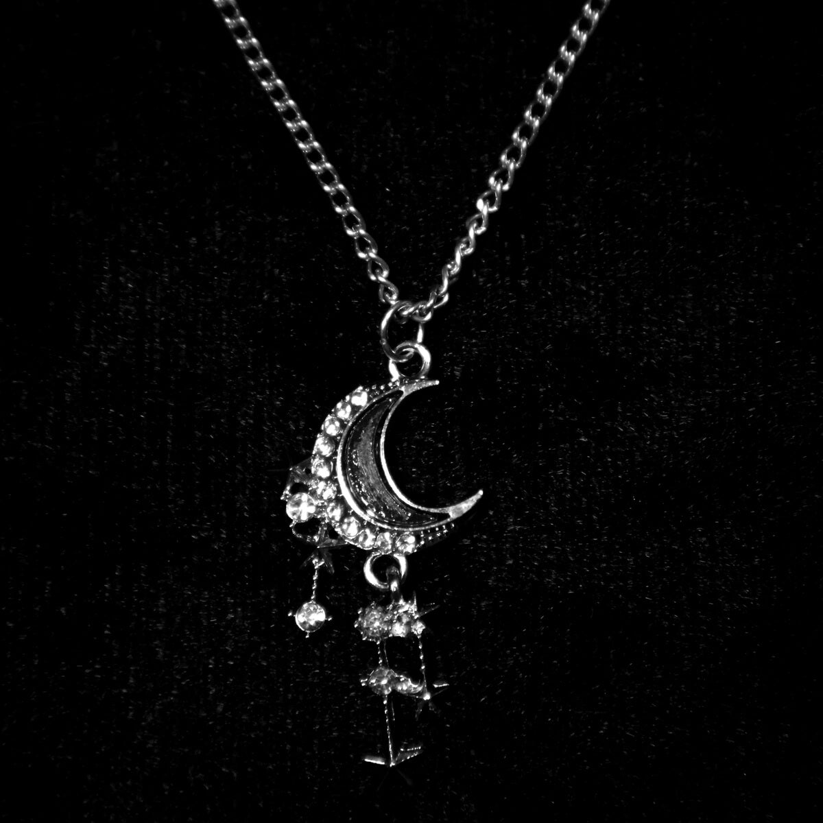 MOON & STARS NECKLACE - PACK OF 5 - Extreme Largeness Wholesale