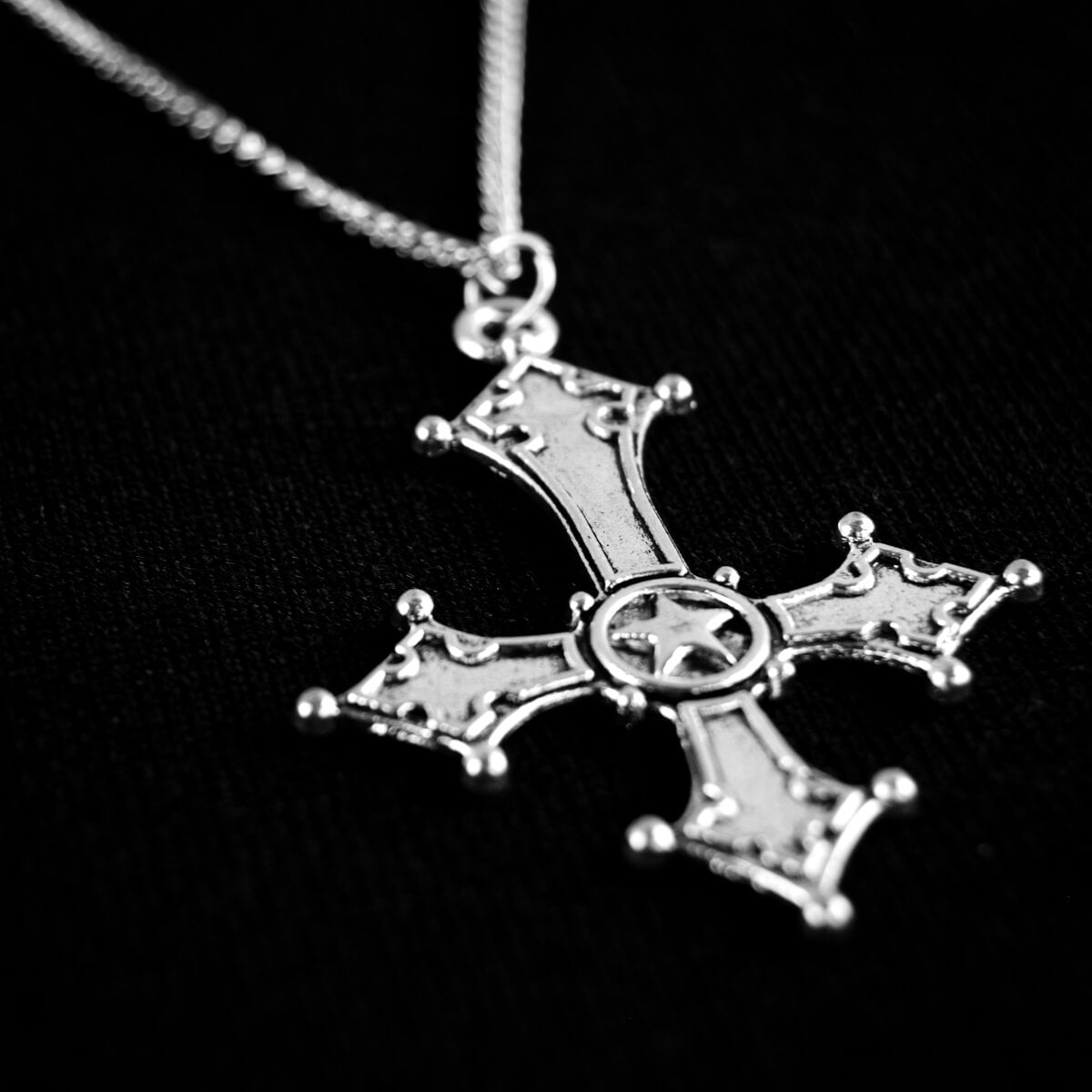 INVERTED CROSS NECKLACE - PACK OF 5 - Extreme Largeness Wholesale