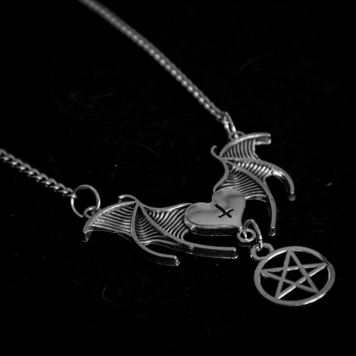 WINGED HEART WITH PENTAGRAM CHARM NECKLACE - PACK OF 5 - Extreme Largeness Wholesale