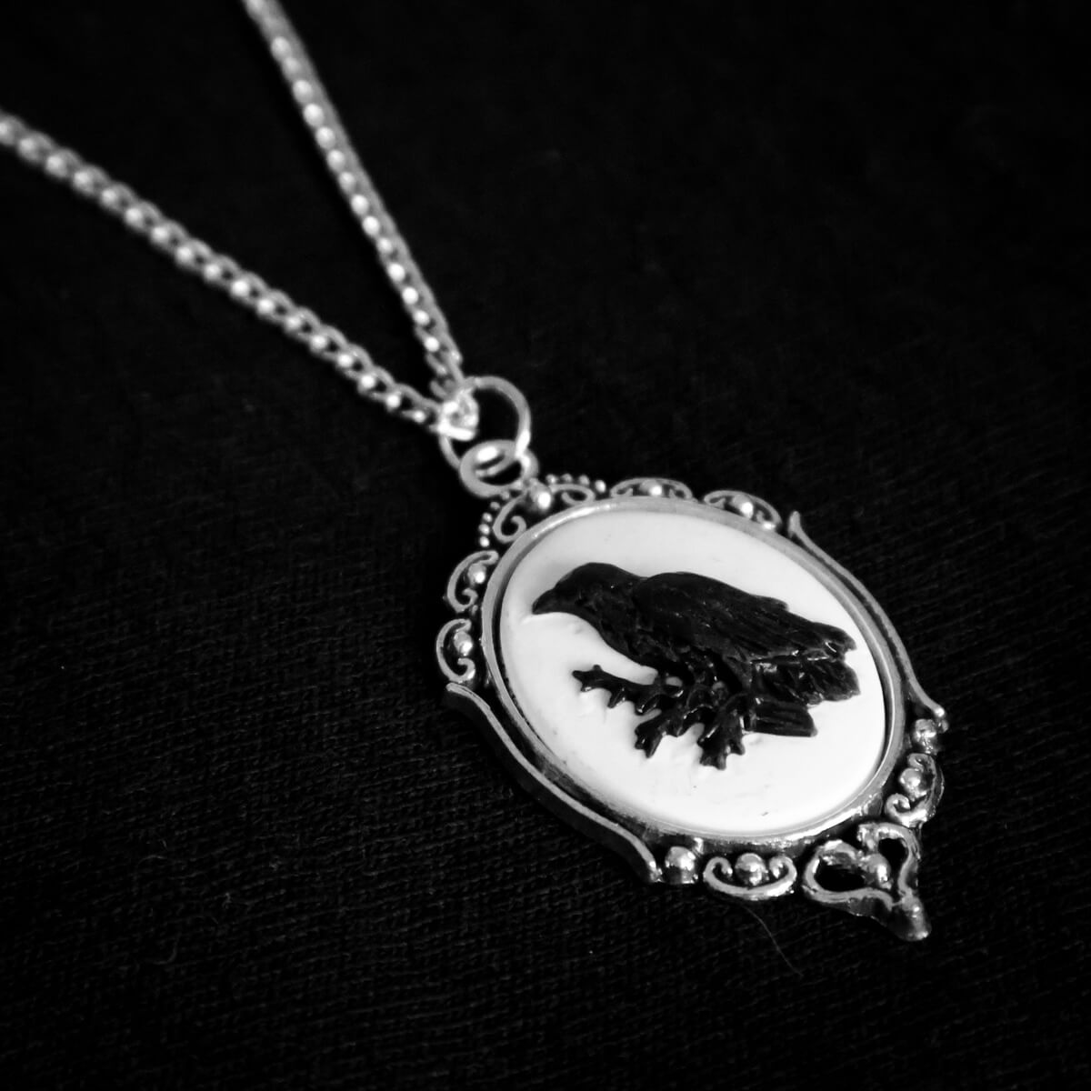 RAVEN CAMEO NECKLACE - PACK OF 5 - Extreme Largeness Wholesale