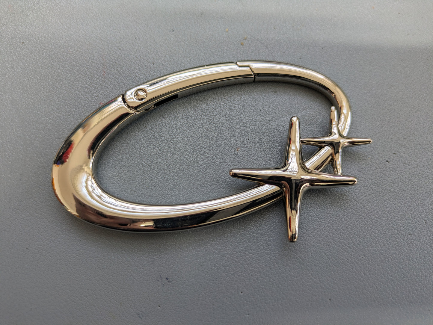 KR242 Starburst Large Carabiner