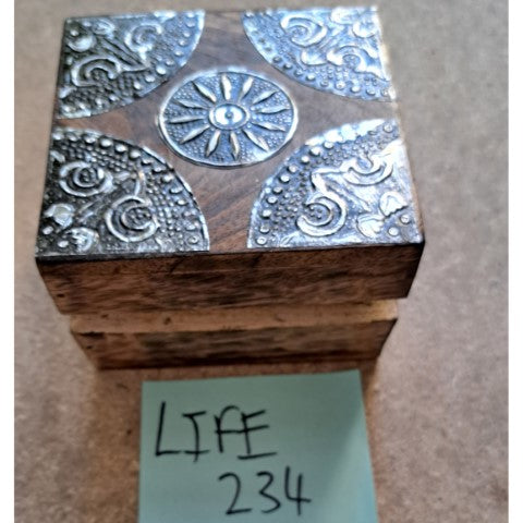 LIFE234 10X10CM WOOD BOX FLOWER METAL