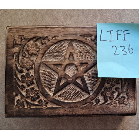 LIFE236 12X18CM WOOD BOX CARVED PENTA