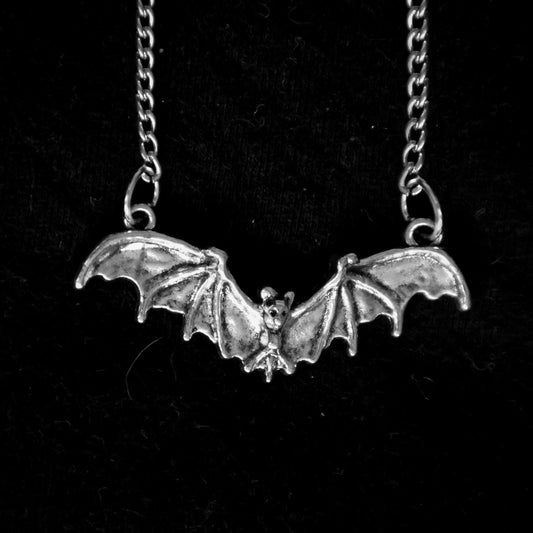 BAT NECKLACE - PACK OF 5 - Extreme Largeness Wholesale