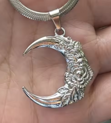 LNK689 Floral Moon Necklace - Extreme Largeness Wholesale