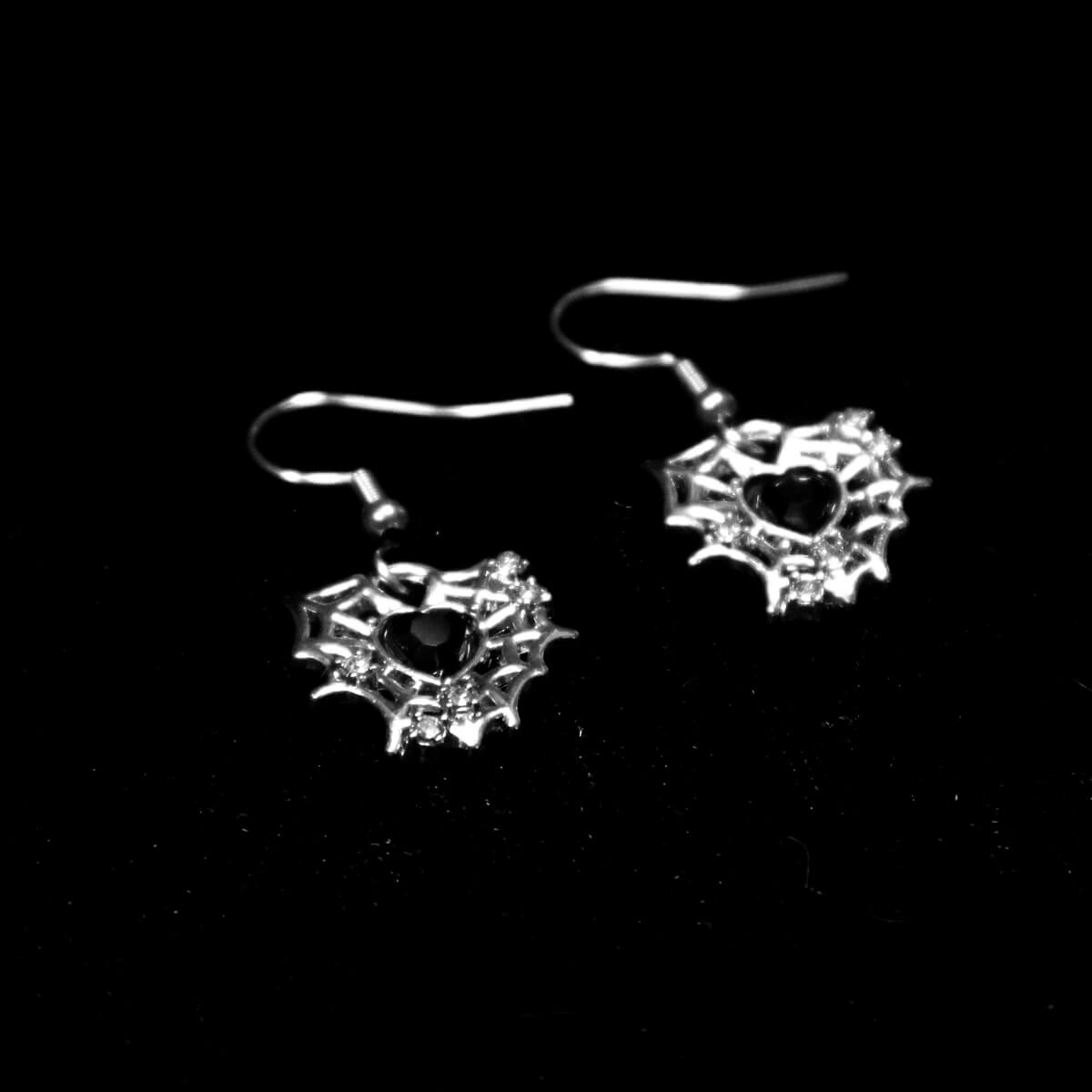 SPIDERWEB HEART EARRINGS - PACK OF 5