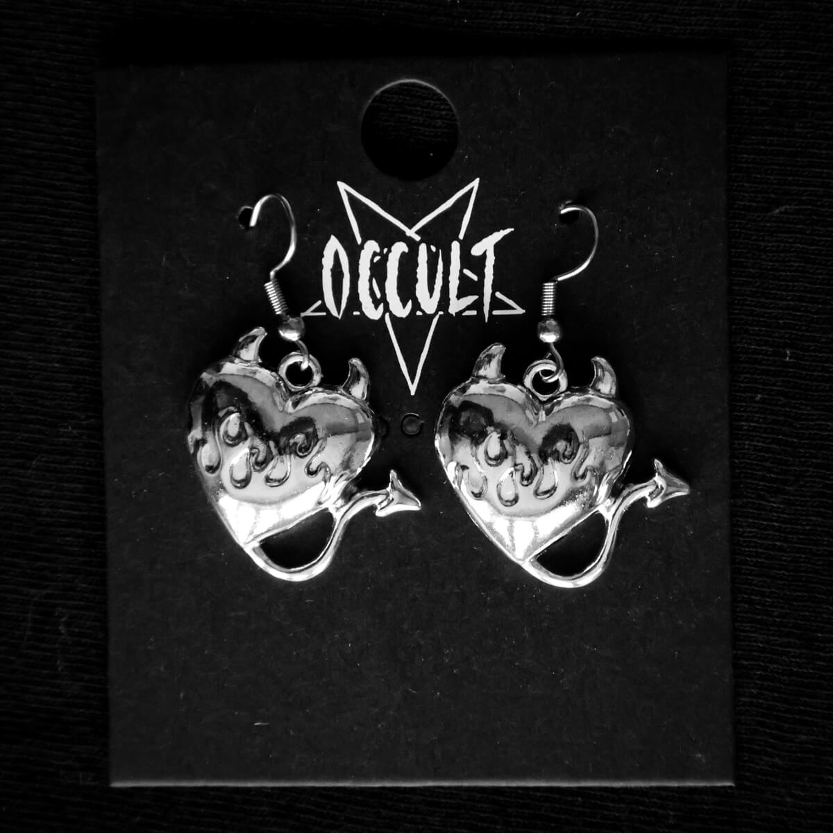 DEVIL HEART EARRINGS - PACK OF 5