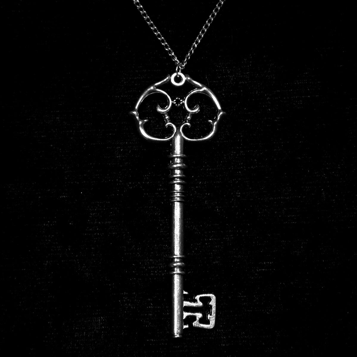 LARGE KEY NECKLACE - PACK OF 5