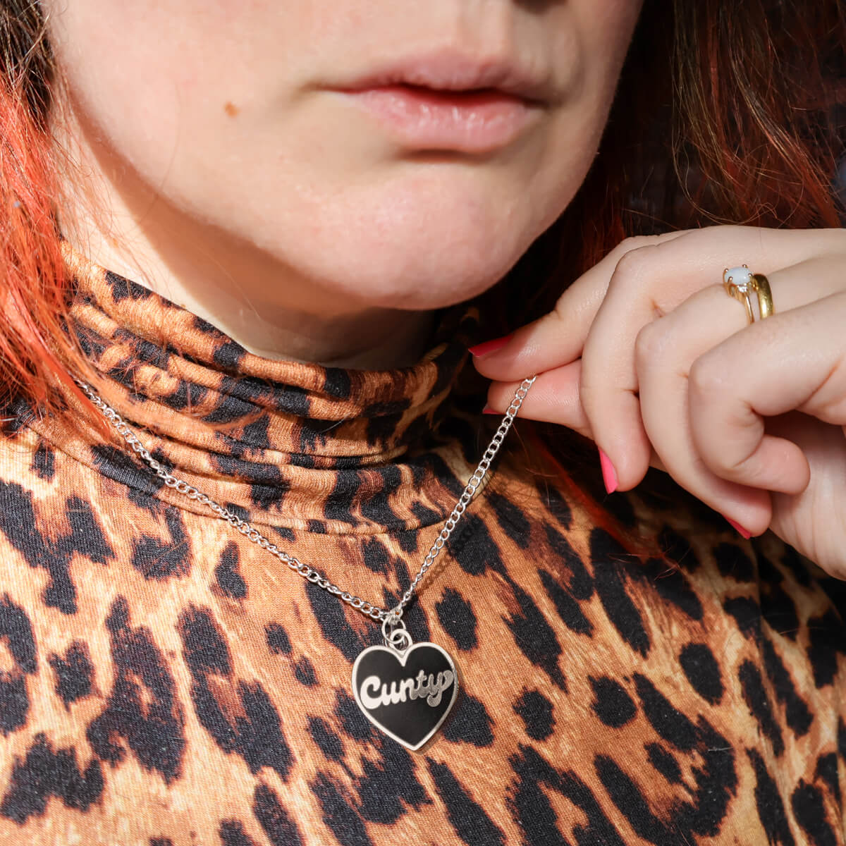 Cunty Black Heart Necklace • Extreme Largeness Wholesale