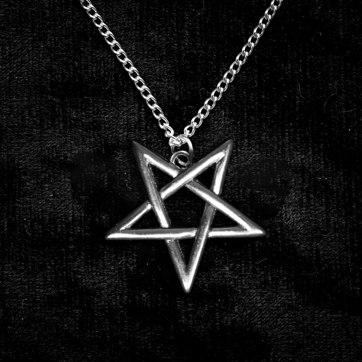LARGE INVERTED PENTAGRAM NECKLACE - PACK OF 5 - Extreme Largeness Wholesale